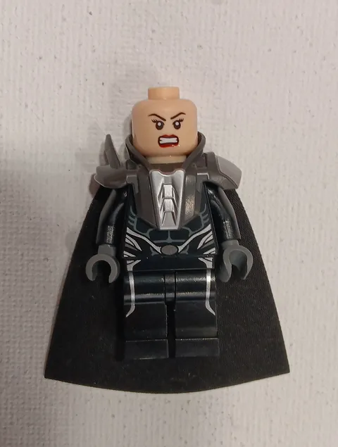 Lego Minifigure Faora With Cape DC Universe Man of Steel  -76003 / 76009