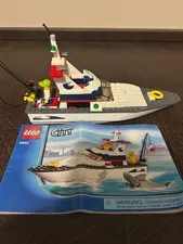 LEGO City 4642 - Fishing Boat, Complete with manual, missing 1 minifig & shark
