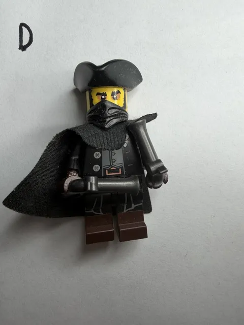 LEGO Series 17 Collectible Minifigures 71018 - Highwayman