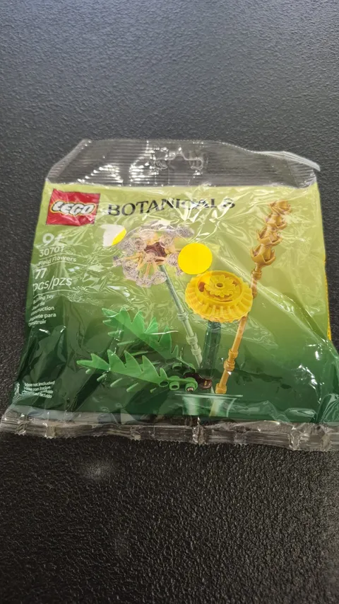 LEGO Botanicals 30701 Field Flowers Polybag Sealed New 77 Pieces Ages 9+