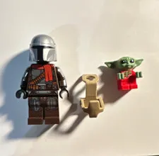 LEGO Star Wars Minifigure Lot w/ Grogu (The Child) & Mandalorian Silver Helmet