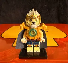 LEGO Legends of Chima Lagravis Minifig w/ Cape, Armor
