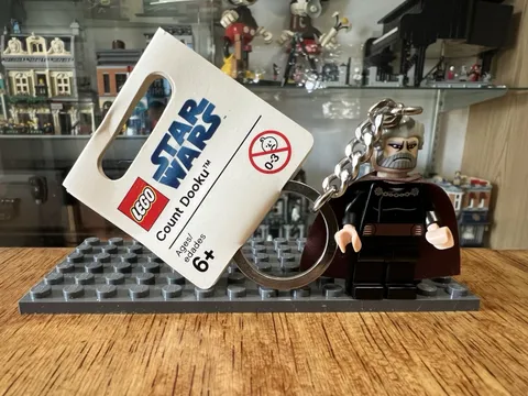 Retired 2009 LEGO 852549 Star Wars Count Dooku Minifigure Keychain Clone Wars