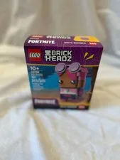 Brand new LEGO set Brite Bomber Brickheadz 40728