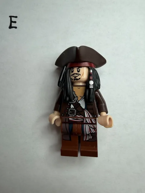 LEGO Pirates Caribbean Minifigure Captain Jack Sparrow Tricorne (Genuine)