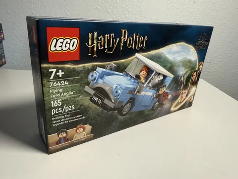LEGO Harry Potter - Flying Ford Anglia 76424 - Minor Box damage