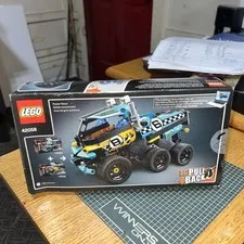LEGO TECHNIC: Stunt Truck (42059)