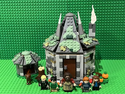 LEGO Harry Potter: Hagrid's Hut: An Unexpected Visit (76428) Complete Set