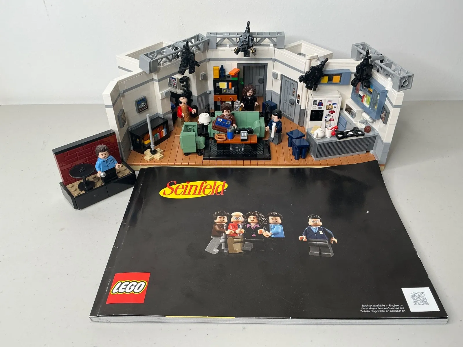 Lego Ideas Seinfeld 21328 PRE-BUILT 