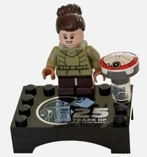LEGO Star Wars 75392 Young Princess Leia 25th Anniversary Minifigure Stand Droid