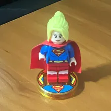 LEGO dimensions Supergirl Plastic Minifigure with Red Cape and Display Stand
