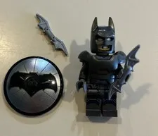 Lego Armored Batman Minifigure + Weapons & Shield DC Justice League 76044 Sh021
