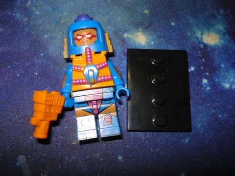 HE-MAN MASTERS OF THE UNIVERSE LEGO MINIFIG FIGURE Complete Man-E-Faces