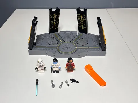 LEGO Star Wars Ahsoka Battle on Peridea 75385 - Retired!