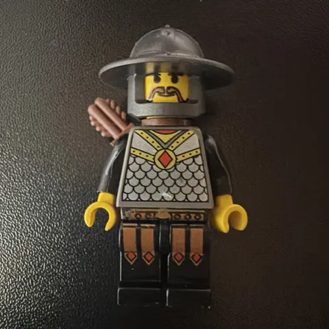 LEGO KNIGHTS KINGDOM -- KNIGHT 2 MINIFIGURE WITH QUIVER + SWORD 6091 6098 CAS247