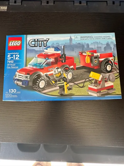LEGO CITY 7942 Off-Road Fire Rescue NEW