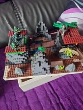 Lego Bricks Diorama & Other Jungle And Predator Theme Bricks. Support Box 