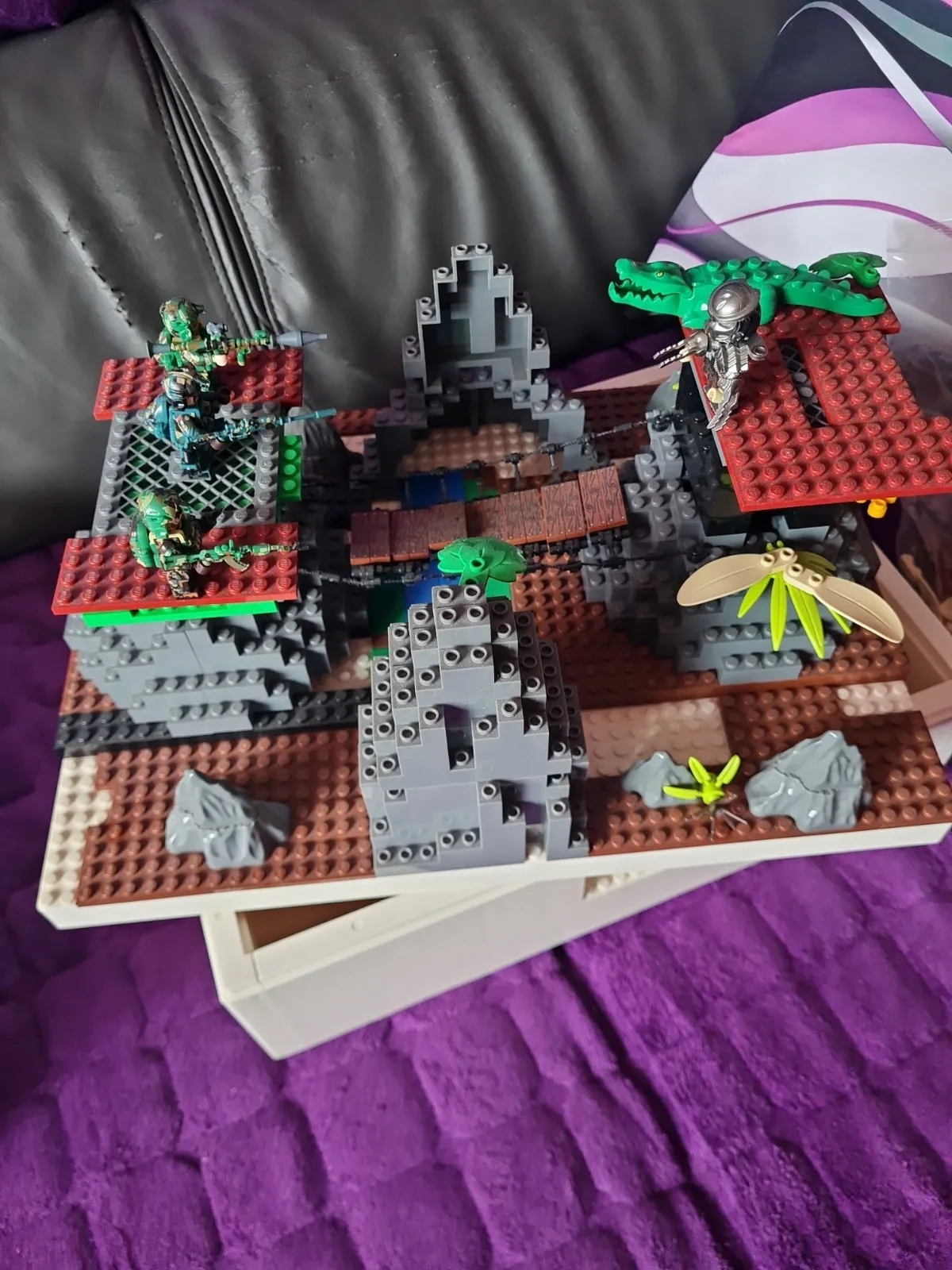 Lego Bricks Diorama & Other Jungle And Predator Theme Bricks. Support Box 