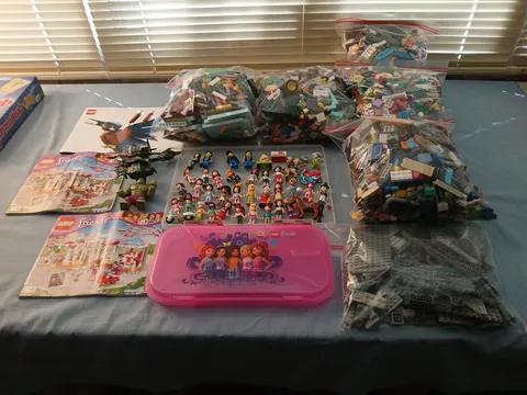 LEGO FRIENDS N FAMILY FIGURES W/15 LBs LEGO RANDOM BULK PARTS,PCS,BRICKS,PLATES