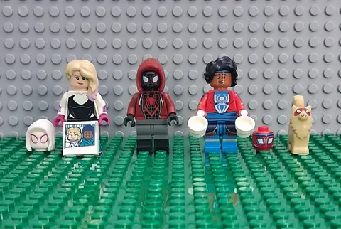 LEGO Spider-Verse Miniatures Miles Morales, Spider-Gwen, Spider-Man India Marvel