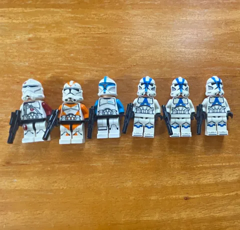 LEGO Star Wars Clone Trooper Minifigure Lot of 6 w/ Helmets & Blasters