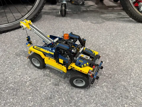 LEGO Technic Heavy Duty Tow Truck Build (42079)  as shown