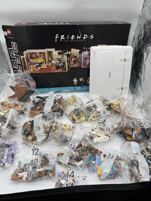 LEGO Icons: The Friends Apartments (10292)