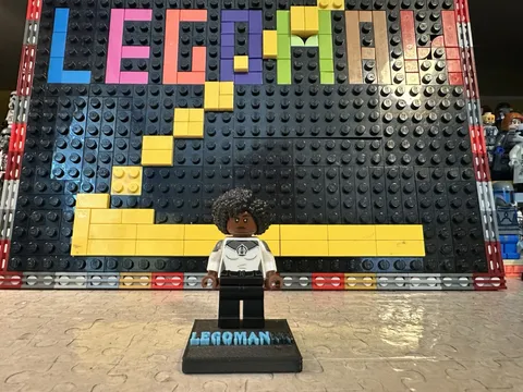 Lego CMF Monica Rambeau Marvel Series 1 Colmar03