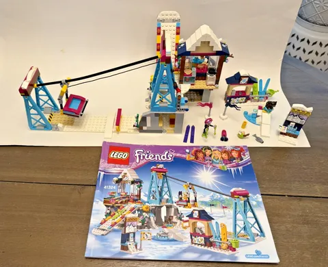 LEGO FRIENDS: Snow Resort Ski Lift (41324) READ