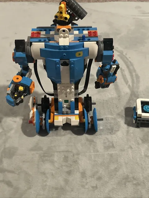 LEGO Boost 17101 Vernie the Robot – For Parts / Power Tested /incomplete