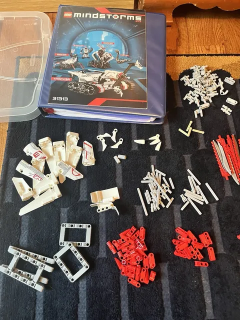 LEGO Mindstorms EV3 31313 set EV3 Brick Motors Cables Tracks Books