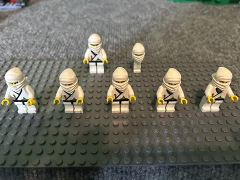 LEGO Vintage Classic Castle White Ninja Princess X 5 Plus 1 And Extra Head