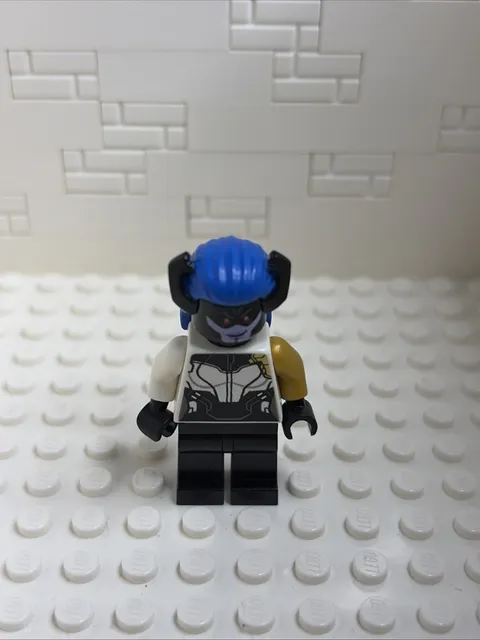 LEGO Super Heroes Proxima Midnight Minifigure sh500 from set 76104