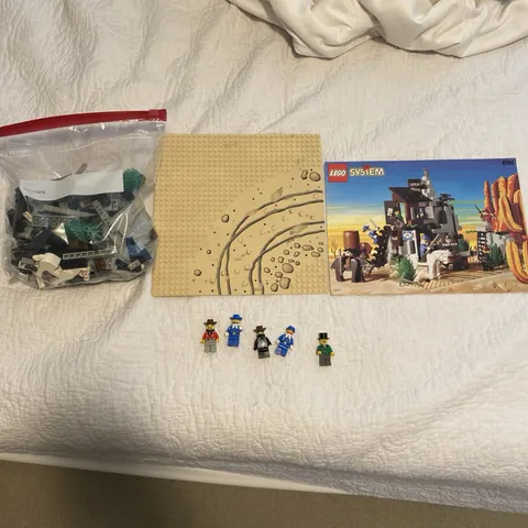 LEGO System: Bandit's Secret Hideout (6761) 100% Complete VERY USED Instructions