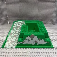 LEGO 32x32 Baseplate Raised (2552px6) w/ Ramp & Pit : Black Knight's Castle READ