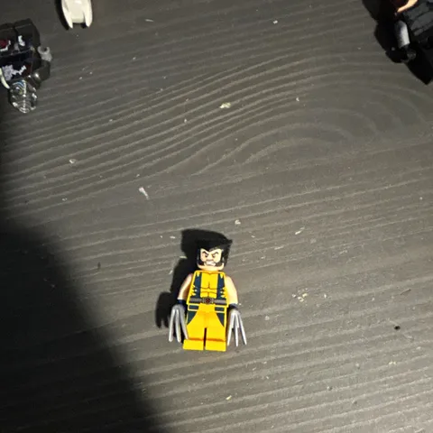 LEGO Wolverine Minifigure Yellow Suit with Claws Plastic Material