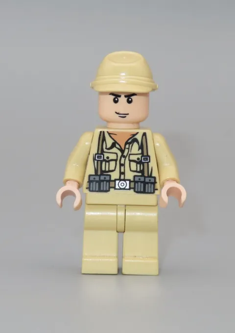 LEGO Indiana Jones Soldier minifigure 7622 Race For Stolen Treasure