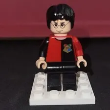 LEGO Harry Potter Minifigure Harry Potter Tournament - Uniform Paneled Shirt