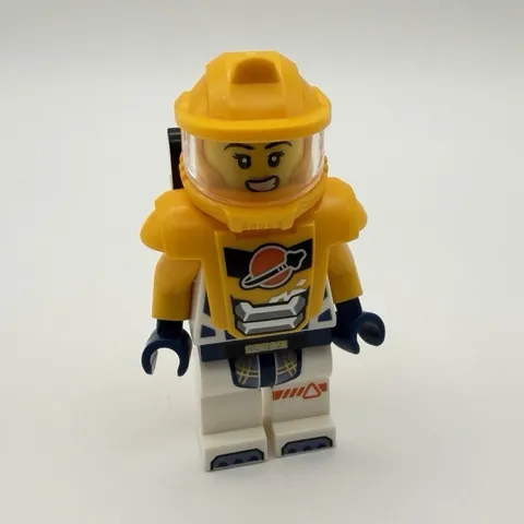 LEGO Part cty1695 - Space Astronaut Minifigure, yellow, Female - 1pc