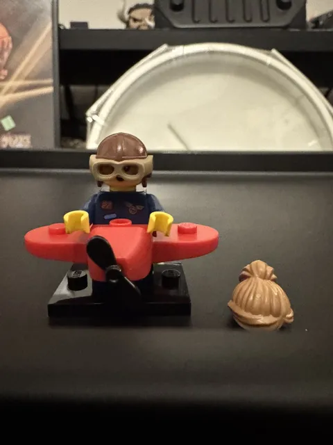 LEGO Series 21 Minifigures Airplane Girl  71029 with accessories