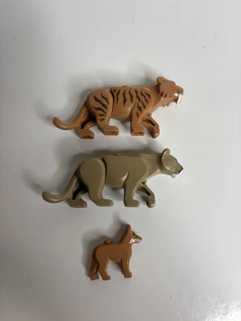 Lot of 3 Lego City animals. Arctic Sabertooth Tiger. Mountain Lion. Police Dog
