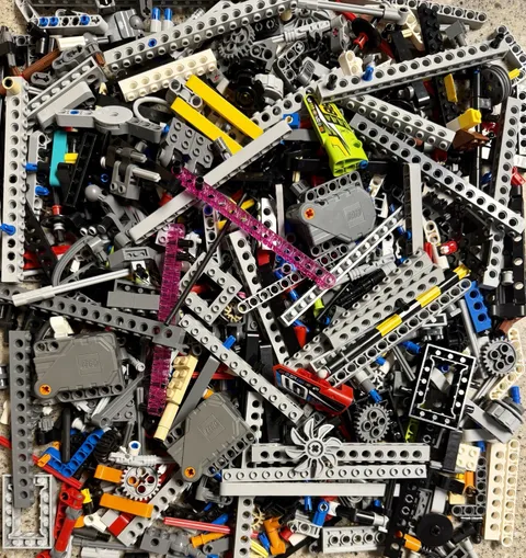 LEGO 1000+ Pc. Technic NXT Mindstorm Robotics Pins Beams Gears Assorted Lot