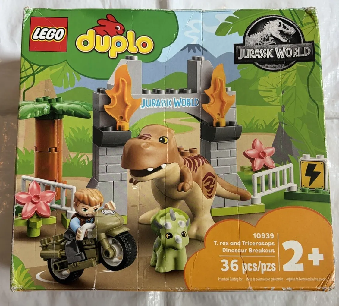 LEGO DUPLO Jurassic World T. Rex and Triceratops Dinosaur Breakout (10939) NEW