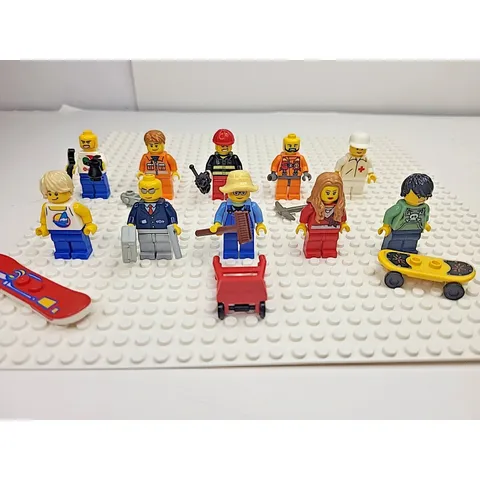 Lego Minifigure Mixed Lot of 10 City Town Townspeople People With Accessories #3