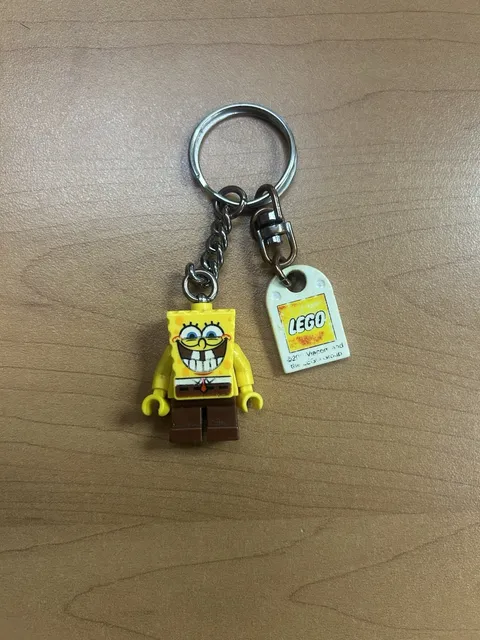 LEGO SPONGEBOB MINIFIGURE 2011 KEYCHAIN RARE LIMITED RETIRED HARD TO FIND