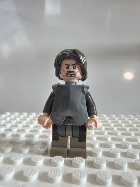 LEGO The Lord of the Rings Aragon Minifigure w/ Dark Hair, Gray Outfit