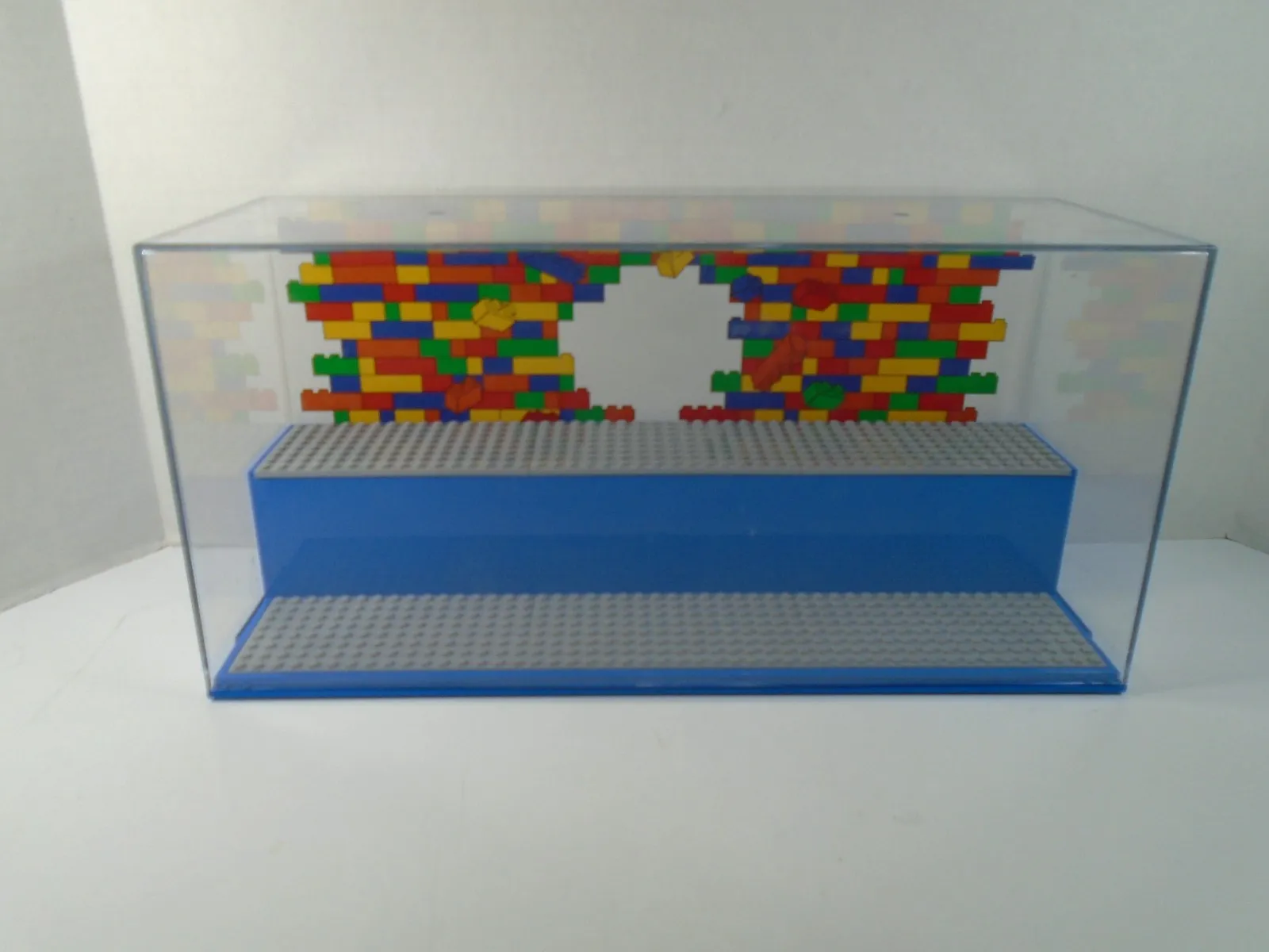 2018 LEGO--PLAY & DISPLAY CASE (LOOK) 40700001