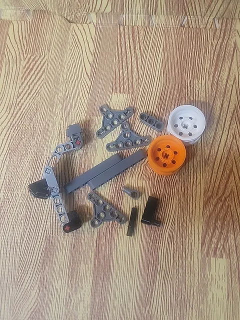 LEGO Technic Parts Lot - Wheels, Triangle Liftarms, Beams & Connectors - Genuine