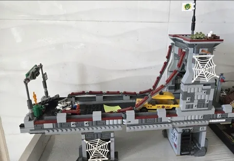 LEGO: Spider-Man: Web Warriors Ultimate Bridge Battle (76057) Used,no minifigs