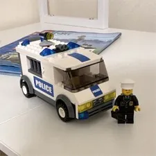 LEGO CITY Police Van 7245 Complete Set 192pcs Police Officer Minifigure No Box